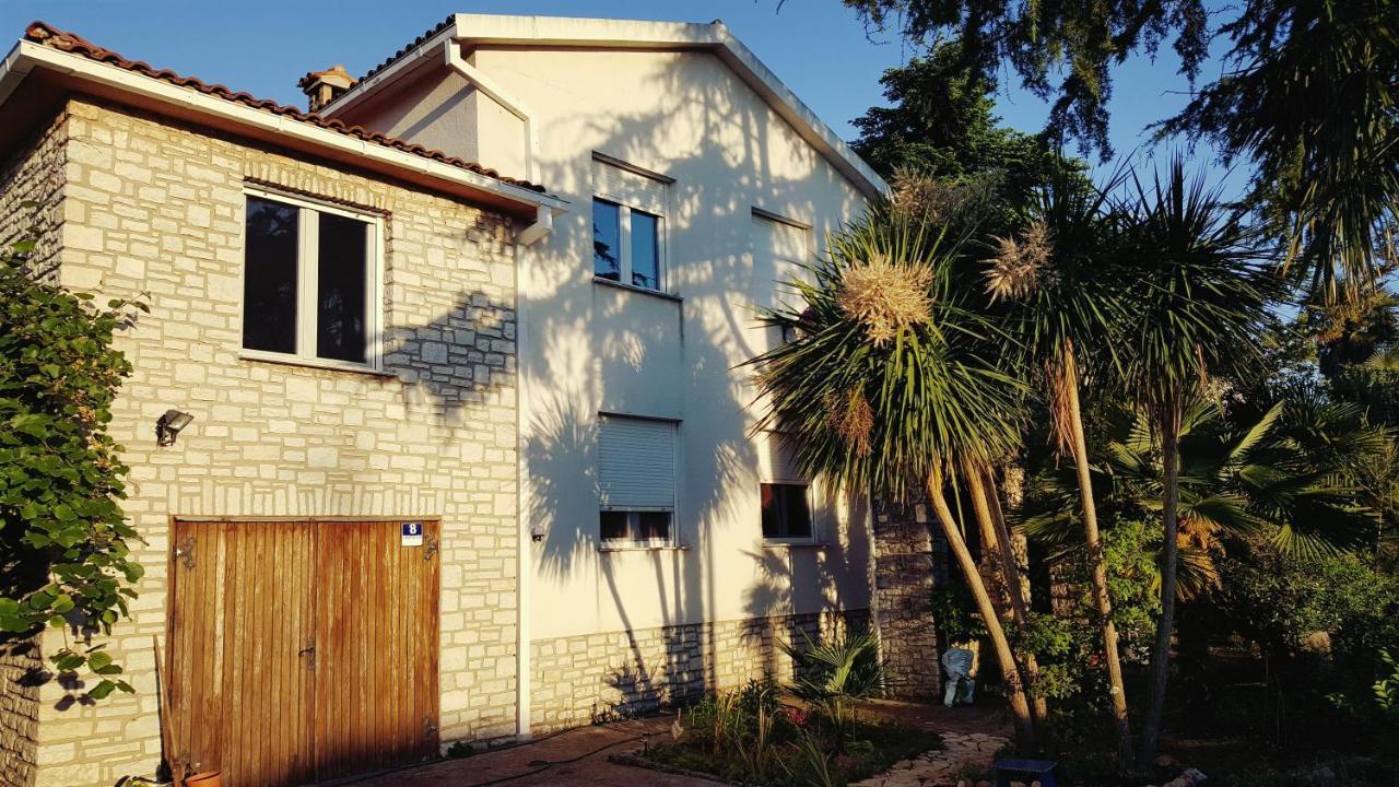 Villa Csipak Ровин Екстериор снимка