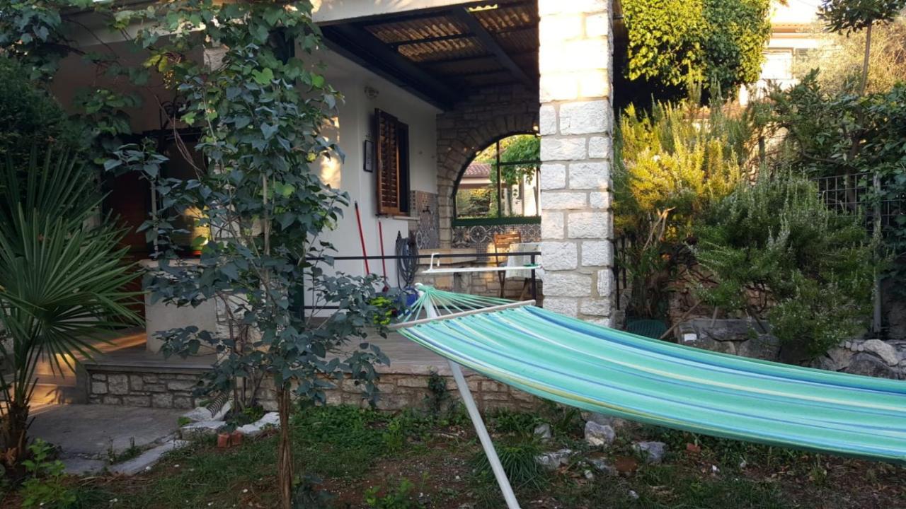 Villa Csipak Ровин Екстериор снимка